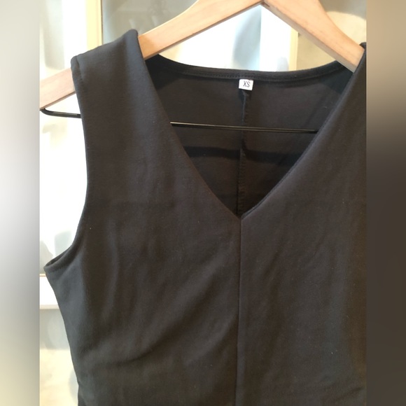 Double lined sleeveless sexy V neck tank tops fashion bodysuits in black size XS - Picture 6 of 10